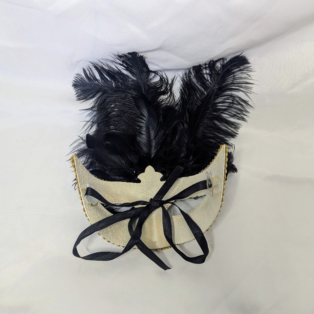 Masquerade Mask - Picture 2 of 3